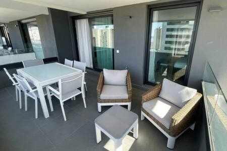 Apartamento De 3 Dormitorios Piscina Y Parking Calpe Ngoại thất bức ảnh